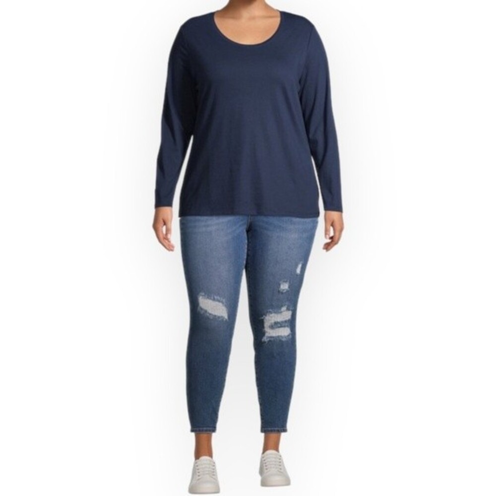 No Boundaries Long Sleeve Navy Blue Crewneck T-shirt